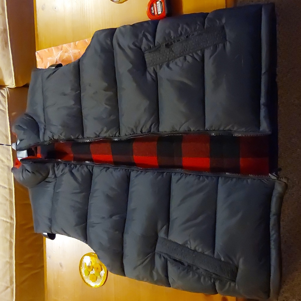 Mens Bass vest NWOT